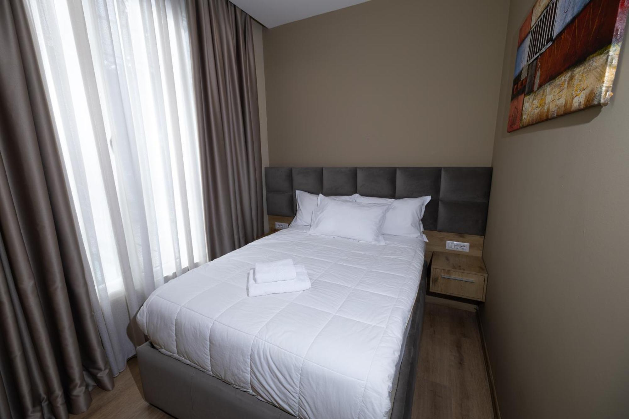 4R Colombo Hotel 地拉那 外观 照片