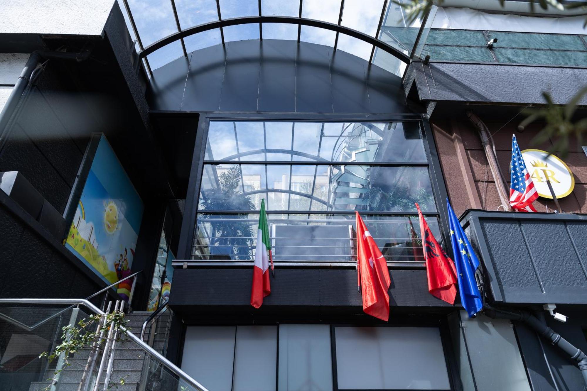 4R Colombo Hotel 地拉那 外观 照片