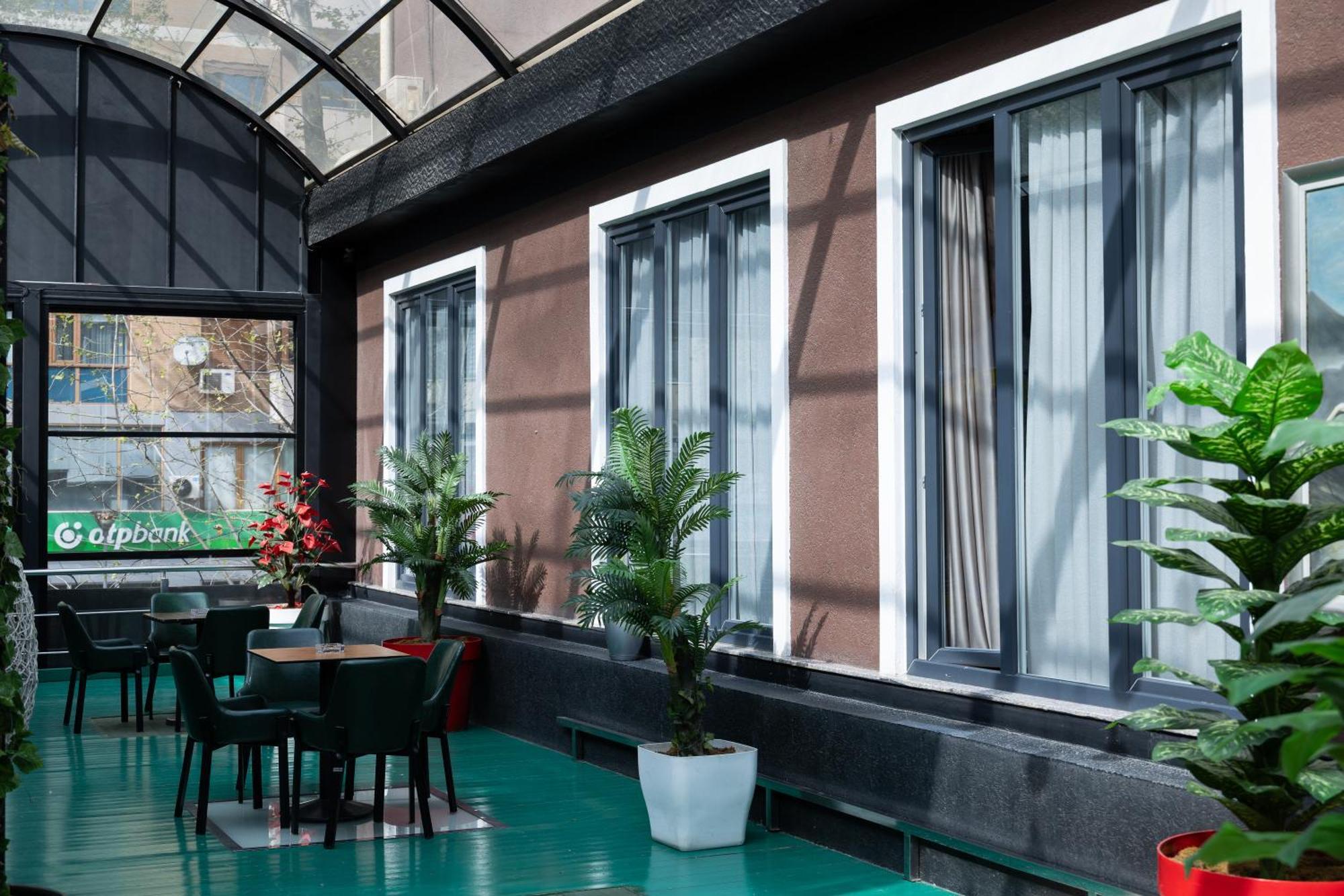 4R Colombo Hotel 地拉那 外观 照片
