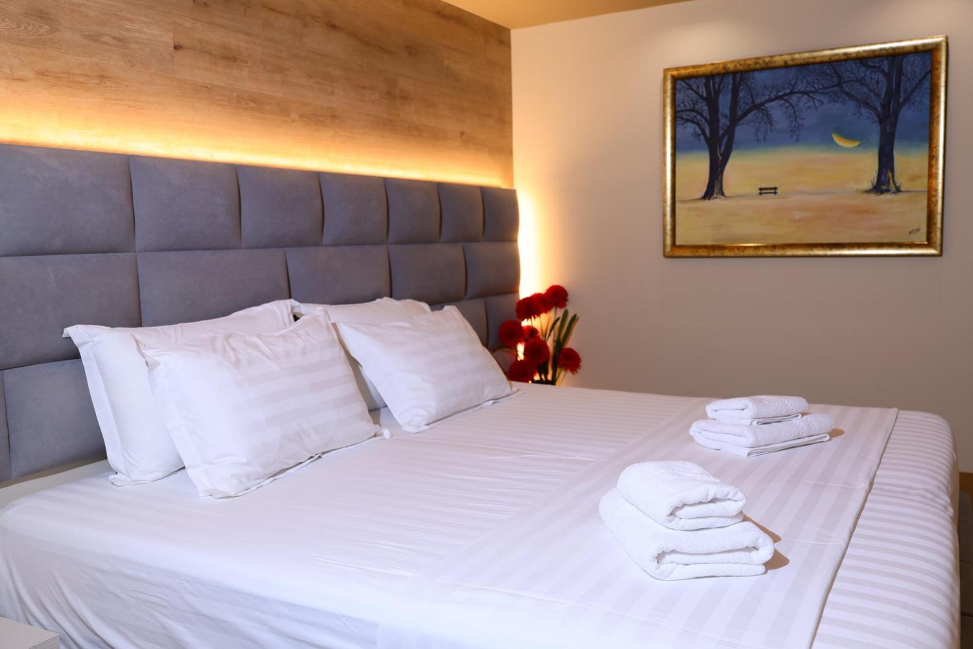 4R Colombo Hotel 地拉那 外观 照片