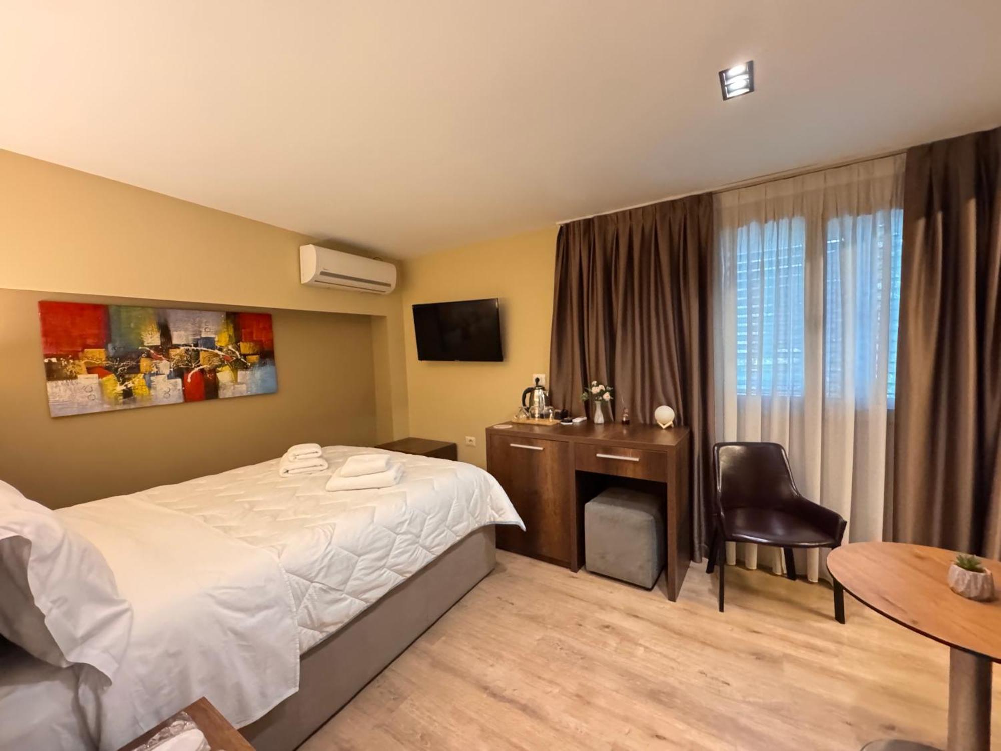4R Colombo Hotel 地拉那 外观 照片