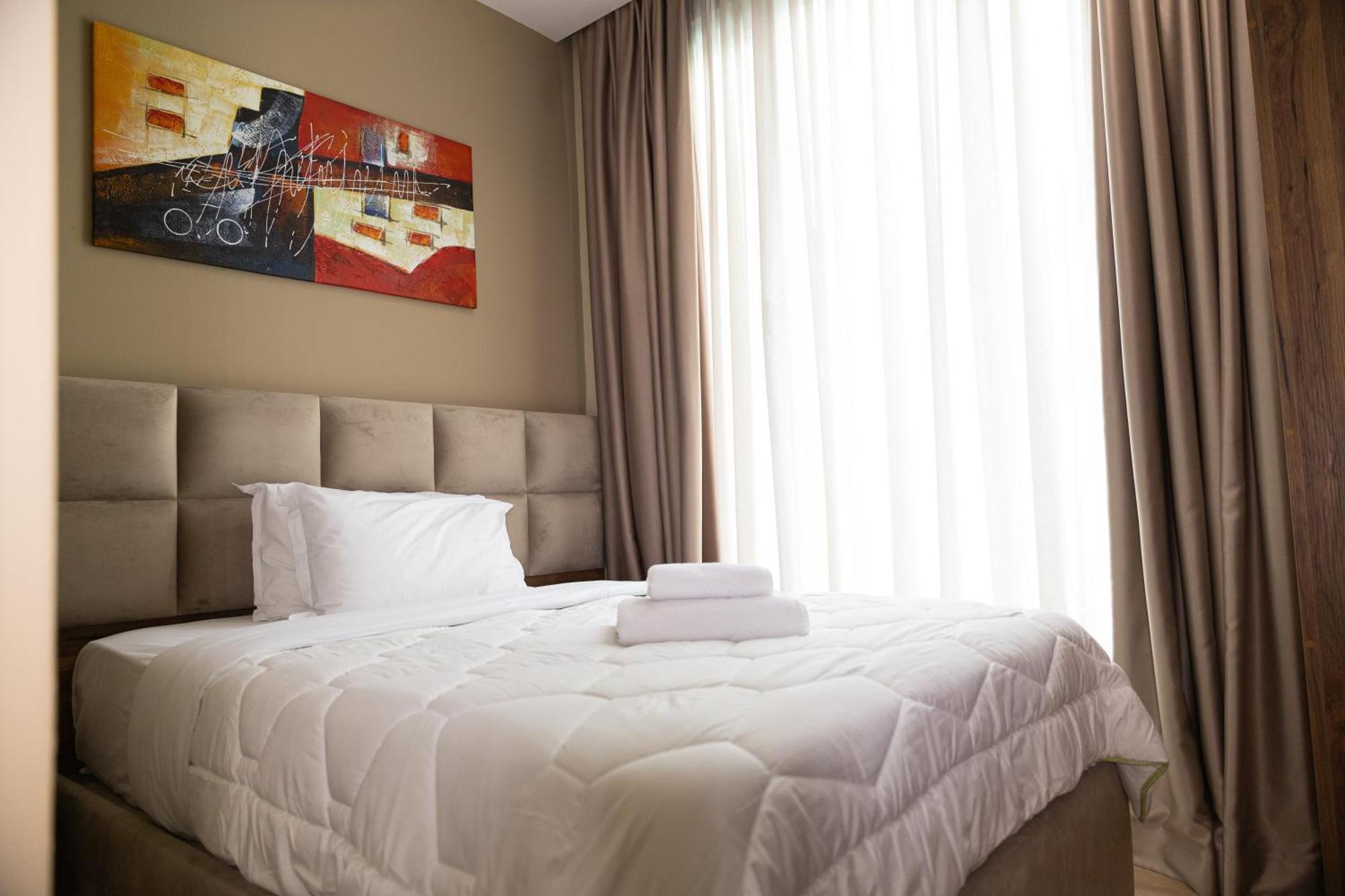 4R Colombo Hotel 地拉那 外观 照片