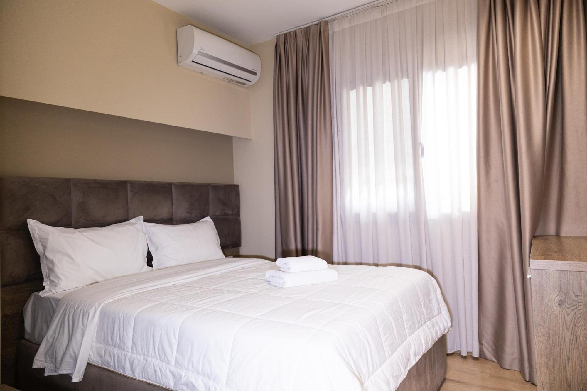 4R Colombo Hotel 地拉那 外观 照片