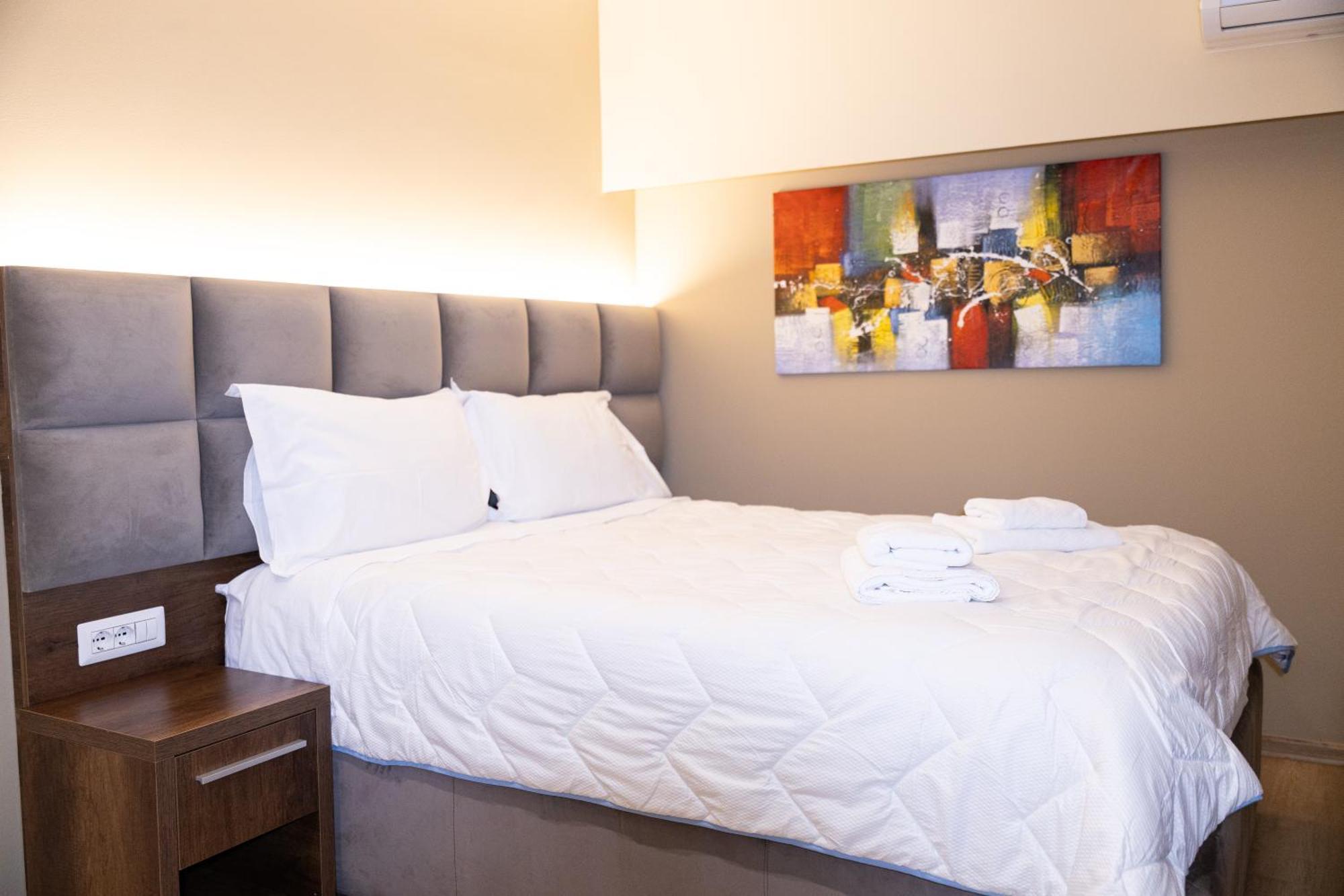 4R Colombo Hotel 地拉那 外观 照片